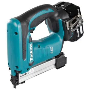 Makita DST221 Stapler LXT®